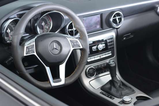 MERCEDES-BENZ-SLK 200-2011