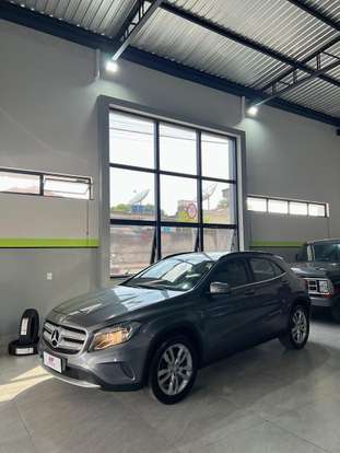 MERCEDES-BENZ-GLA 200-2016