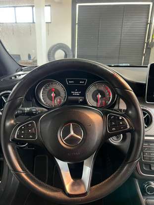 MERCEDES-BENZ-GLA 200-2016