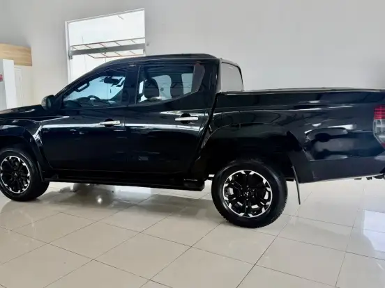MITSUBISHI-L200 TRITON-2.4 16V TURBO DIESEL SPORT HPE CD 4P 4X4 AUTOMÁTICO MITSUBISHI-L200 TRITON-2023