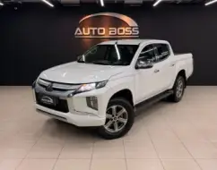 MITSUBISHI L200 TRITON 2.4 16V TURBO DIESEL SPORT HPE CD 4P 4X4 AUTOMÁTICO MITSUBISHI L200 TRITON 2.4 16V TURBO DIESEL SPORT HPE CD 4P 4X4 AUTOMÁTICO