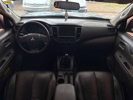 MITSUBISHI-L200 TRITON-2.4 16V TURBO DIESEL OUTDOOR GLX CD 4X4 MANUAL MITSUBISHI-L200 TRITON-2022