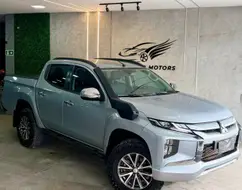 MITSUBISHI L200 TRITON 2.4 16V TURBO DIESEL SPORT HPE CD 4P 4X4 AUTOMÁTICO MITSUBISHI L200 TRITON 2.4 16V TURBO DIESEL SPORT HPE CD 4P 4X4 AUTOMÁTICO