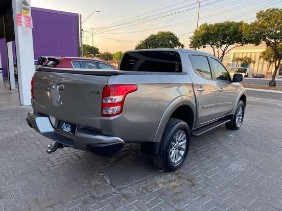 MITSUBISHI-L200 TRITON-2.4 16V TURBO DIESEL SPORT HPE CD 4P 4X4 AUTOMÁTICO MITSUBISHI-L200 TRITON-2018