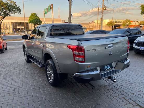 MITSUBISHI-L200 TRITON-2.4 16V TURBO DIESEL SPORT HPE CD 4P 4X4 AUTOMÁTICO MITSUBISHI-L200 TRITON-2018