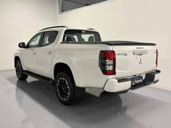 MITSUBISHI-L200 TRITON-2023