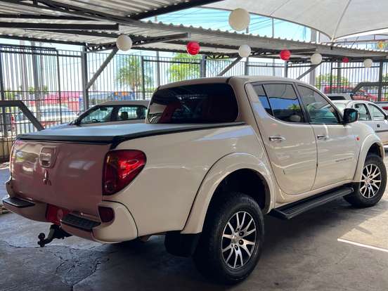MITSUBISHI-L200 TRITON-3.2 HPE 4X4 CD 16V TURBO INTERCOOLER DIESEL 4P MANUAL MITSUBISHI-L200 TRITON-2010