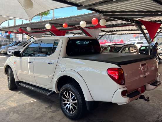 MITSUBISHI-L200 TRITON-3.2 HPE 4X4 CD 16V TURBO INTERCOOLER DIESEL 4P MANUAL MITSUBISHI-L200 TRITON-2010