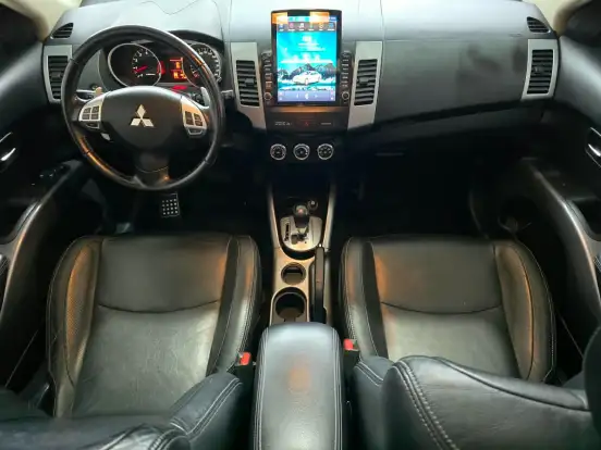 MITSUBISHI-OUTLANDER-2.0 16V GASOLINA 4P AUTOMÁTICO MITSUBISHI-OUTLANDER-2013