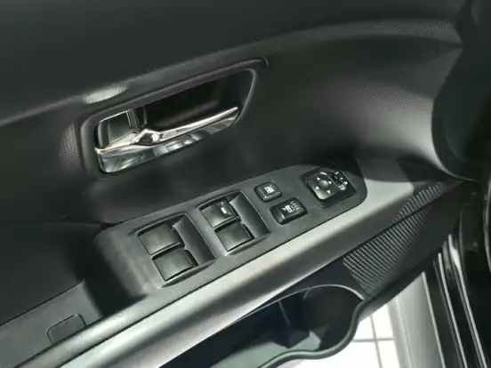 MITSUBISHI-OUTLANDER-2013