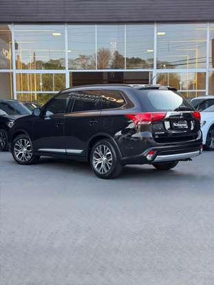 MITSUBISHI-OUTLANDER-2015