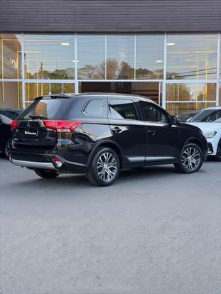 MITSUBISHI-OUTLANDER-2015