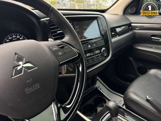 MITSUBISHI-OUTLANDER-2018