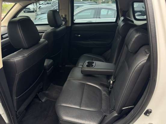 MITSUBISHI-OUTLANDER-2018