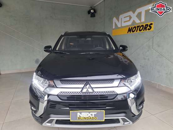 MITSUBISHI-OUTLANDER-2021