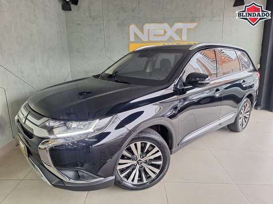 MITSUBISHI-OUTLANDER-2021