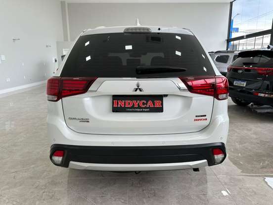 MITSUBISHI-OUTLANDER-2018