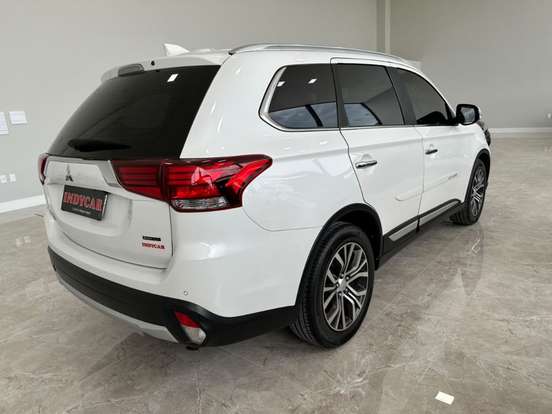MITSUBISHI-OUTLANDER-2018
