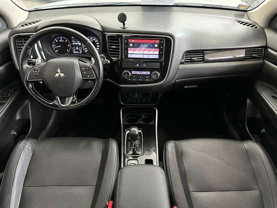 MITSUBISHI-OUTLANDER-2018