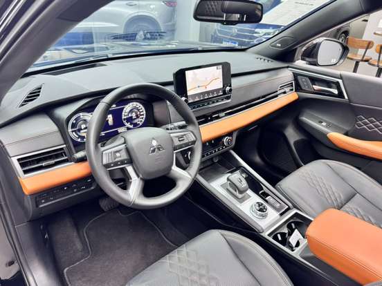 MITSUBISHI-OUTLANDER-2.4 PHEV SIGNATURE S-AWC DHT MITSUBISHI-OUTLANDER-2025