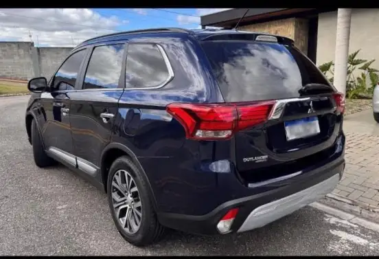 MITSUBISHI-OUTLANDER-2016