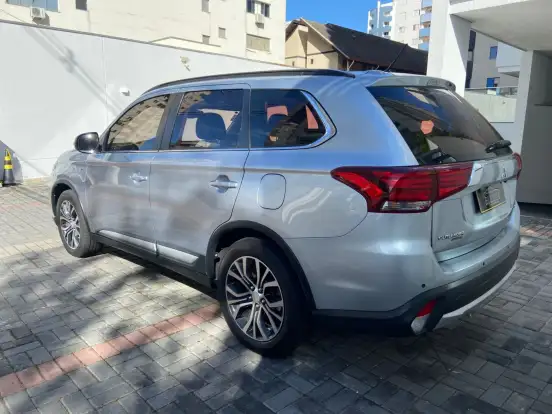 MITSUBISHI-OUTLANDER-3.0 GT 4X4 V6 24V GASOLINA 4P AUTOMÁTICO MITSUBISHI-OUTLANDER-2016