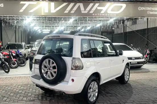 MITSUBISHI-PAJERO-2012