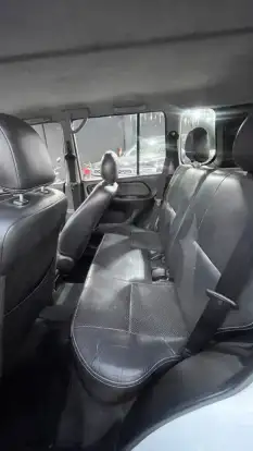 MITSUBISHI-PAJERO-2012