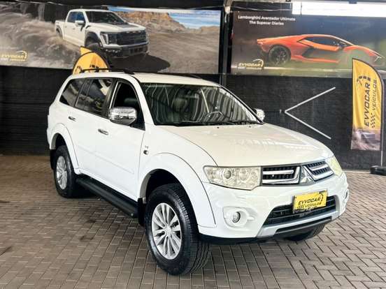 MITSUBISHI-PAJERO-3.5 HPE 4X4 7 LUGARES V6 24V FLEX 4P AUTOMÁTICO MITSUBISHI-PAJERO-2015