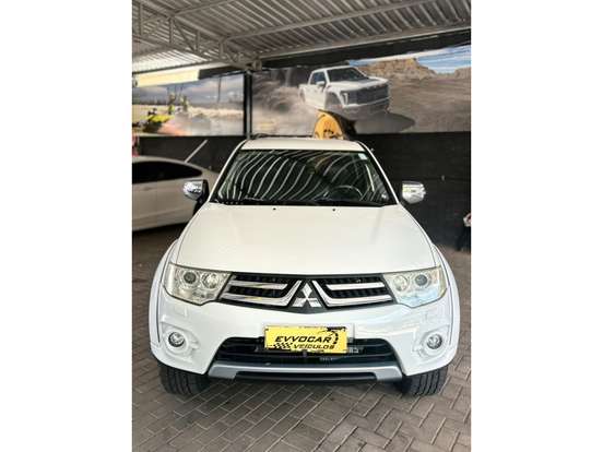 MITSUBISHI-PAJERO-3.5 HPE 4X4 7 LUGARES V6 24V FLEX 4P AUTOMÁTICO MITSUBISHI-PAJERO-2015
