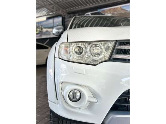 MITSUBISHI-PAJERO-3.5 HPE 4X4 7 LUGARES V6 24V FLEX 4P AUTOMÁTICO MITSUBISHI-PAJERO-2015