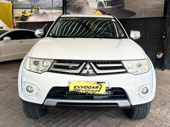 MITSUBISHI-PAJERO-3.5 HPE 4X4 7 LUGARES V6 24V FLEX 4P AUTOMÁTICO MITSUBISHI-PAJERO-2015