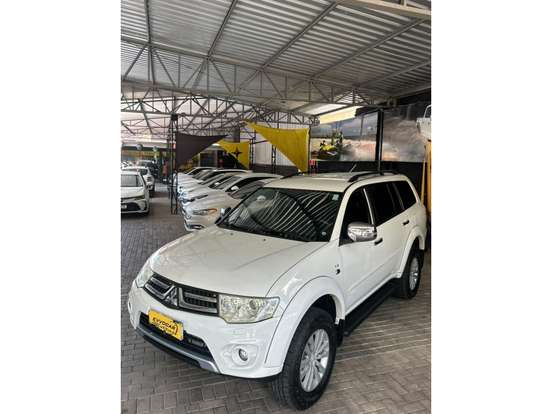 MITSUBISHI-PAJERO-3.5 HPE 4X4 7 LUGARES V6 24V FLEX 4P AUTOMÁTICO MITSUBISHI-PAJERO-2015