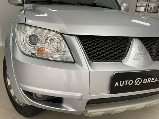 MITSUBISHI-PAJERO TR4-2.0 4X2 16V 140CV FLEX 4P AUTOMÁTICO MITSUBISHI-PAJERO TR4-2014