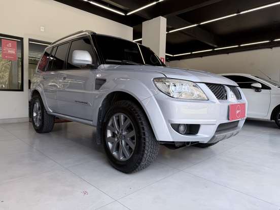 MITSUBISHI-PAJERO TR4-2.0 4X2 16V 140CV FLEX 4P AUTOMÁTICO MITSUBISHI-PAJERO TR4-2013