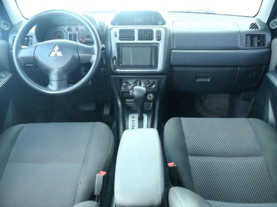 MITSUBISHI-PAJERO TR4-2009