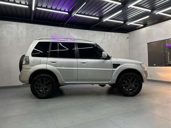 MITSUBISHI-PAJERO TR4-2.0 4X4 16V 140CV FLEX 4P AUTOMÁTICO MITSUBISHI-PAJERO TR4-2009