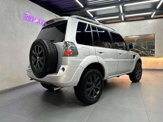 MITSUBISHI-PAJERO TR4-2009