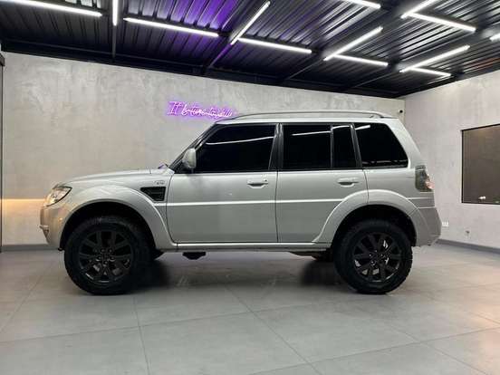 MITSUBISHI-PAJERO TR4-2.0 4X4 16V 140CV FLEX 4P AUTOMÁTICO MITSUBISHI-PAJERO TR4-2009