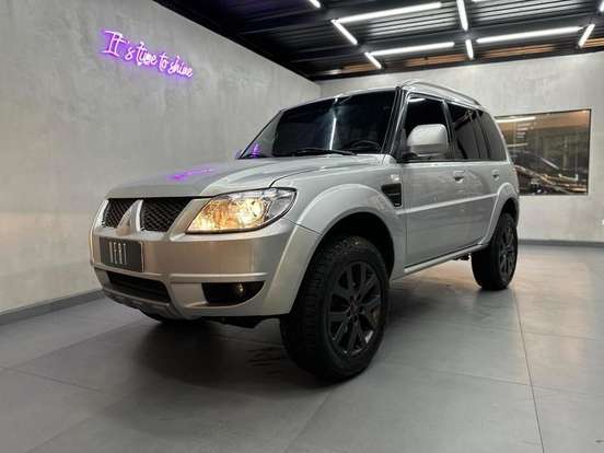 MITSUBISHI-PAJERO TR4-2009