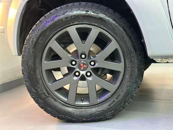 MITSUBISHI-PAJERO TR4-2009