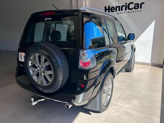 MITSUBISHI-PAJERO TR4-2.0 4X4 16V 140CV FLEX 4P AUTOMÁTICO MITSUBISHI-PAJERO TR4-2011