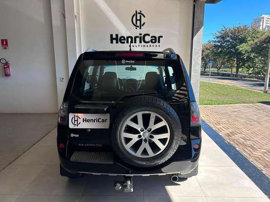 MITSUBISHI-PAJERO TR4-2.0 4X4 16V 140CV FLEX 4P AUTOMÁTICO MITSUBISHI-PAJERO TR4-2011