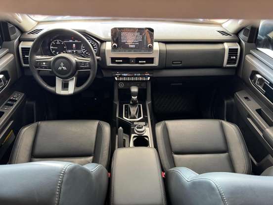 MITSUBISHI-TRITON-2.4 BITURBO DIESEL CD HPE 4X4 AUTOMÁTICO MITSUBISHI-TRITON-2025
