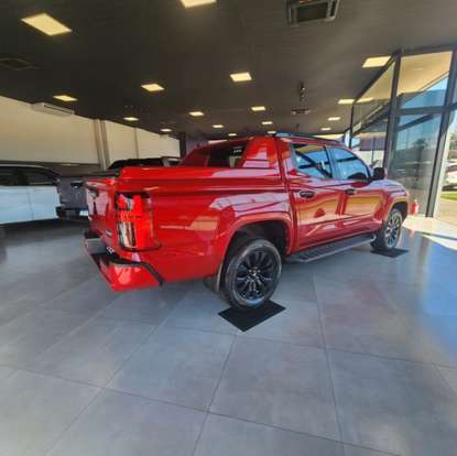 MITSUBISHI-TRITON-2025