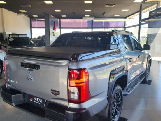 MITSUBISHI-TRITON-2.4 BITURBO DIESEL CD KATANA 4X4 AUTOMÁTICO MITSUBISHI-TRITON-2025