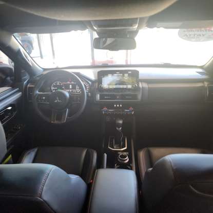 MITSUBISHI-TRITON-2025