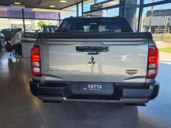 MITSUBISHI-TRITON-2.4 BITURBO DIESEL CD KATANA 4X4 AUTOMÁTICO MITSUBISHI-TRITON-2025