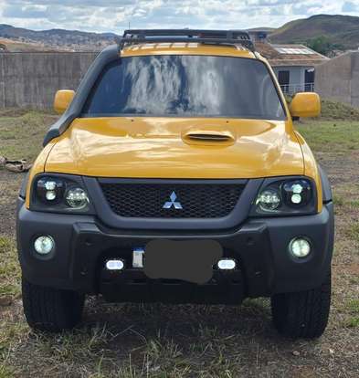 MITSUBISHI-L200 SAVANA-2010