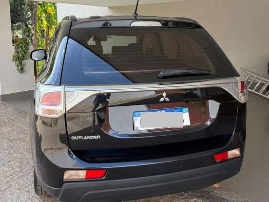 MITSUBISHI-OUTLANDER-2.0 16V GASOLINA 4P AUTOMÁTICO MITSUBISHI-OUTLANDER-2014